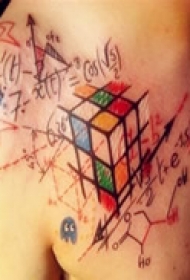 创意抽象胸部纹身