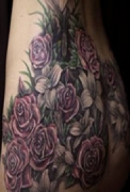 满臀创意黑白纹身