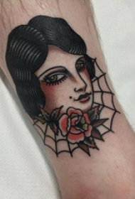 小腿对称纹身 男生小腿上花朵和人物纹身图片