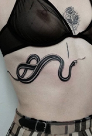 黑灰纹身 多款黑色纹身素描欧美抽象纹身图案