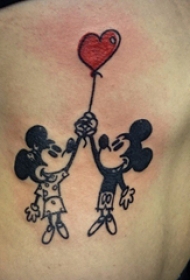 侧腰纹身图 女生侧腰上心形和米老鼠纹身图片