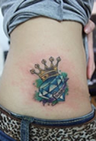 腰部炫彩个性纹身