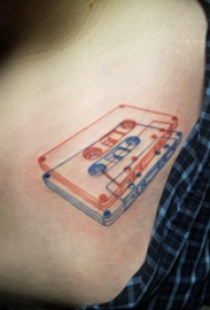 极简线条纹身 女生锁骨下极简线条纹身图片