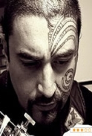 男士经典半脸图腾