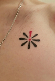 纹身锁骨图片 男生锁骨上彩色的符号纹身图片