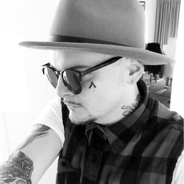 脸部纹身图案 多款黑色纹身素描脸部纹身图案