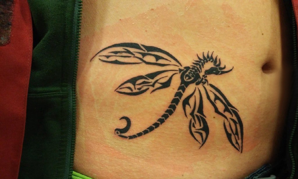 飞龙纹身图 女生腹部飞龙纹身图片