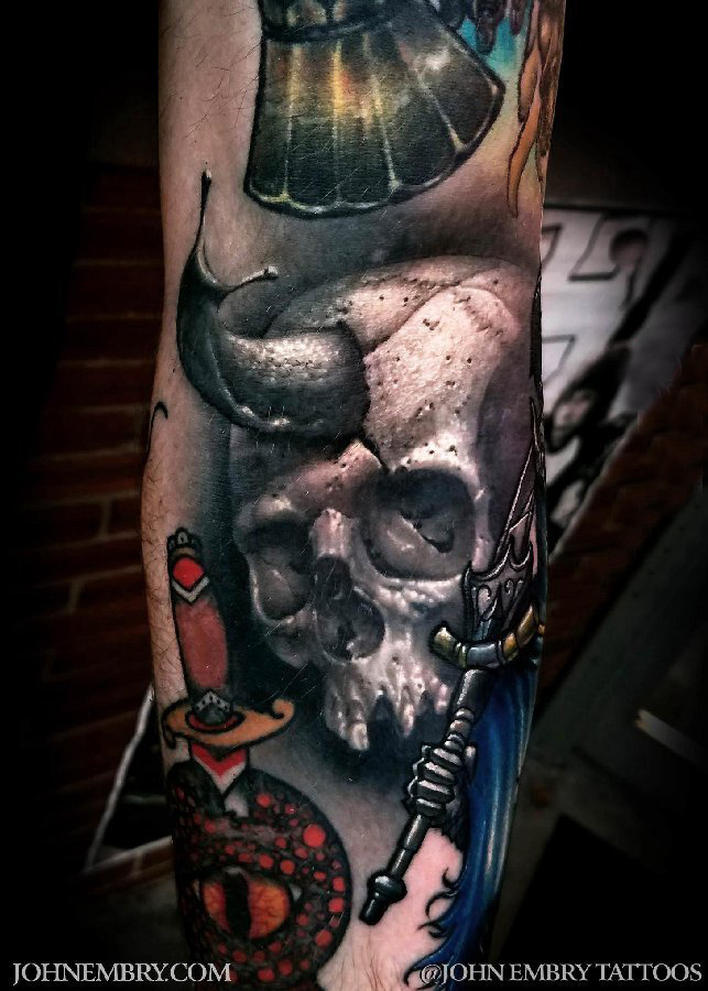 骷髅头纹身 男生小腿上骷髅头纹身图片