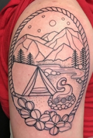 极简线条纹身 男生大臂上黑色的风景纹身图片