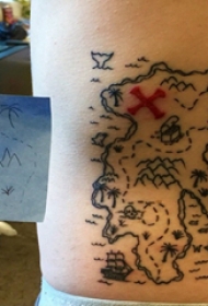 地图纹身图片  男侧腰上黑色的地图纹身图片