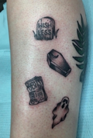 墓碑纹身 女生小腿上黑灰的墓碑纹身图片