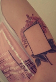 几何和花朵纹身图案  男生手臂上几何和花朵纹身图片