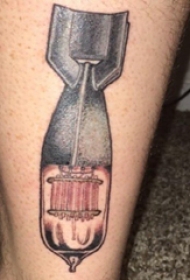 欧美小腿纹身 男生小腿上威猛的导弹纹身图片