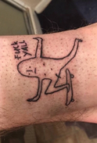极简线条纹身 男生小腿上英文和卡通人物纹身图片