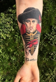 手臂纹身图片 女生手臂上英文和人物纹身图片