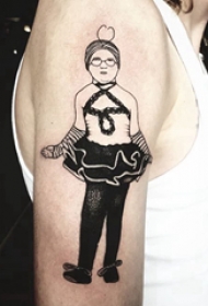 极简线条纹身 男生大臂上黑色的人物纹身图片