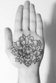 手掌小纹身 多款简单线条纹身素描手掌纹身图案