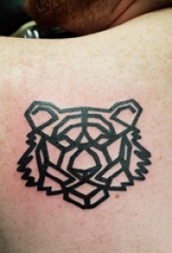 老虎图腾纹身 男生背部老虎纹身图片