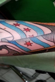 纹身点刺技巧 女生手臂上彩绘纹身图片