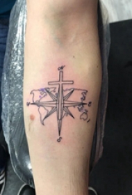 纹身指南针 女生手臂上指南针纹身图片