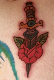 宝剑纹身 女生腿上宝剑和植物纹身图片