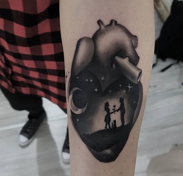 黑灰色场景机械心脏纹身图案来自于纹身师加布里