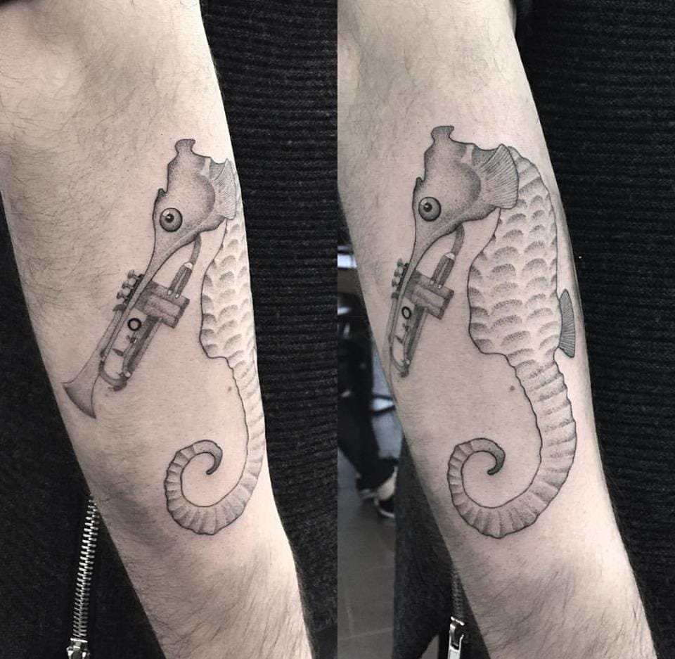 令人陶醉的细线条素描纹身图案来自纹身师杰西卡