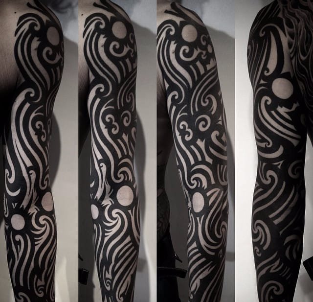 霸气的黑色花臂花腿纹身图案