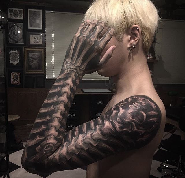 霸气的黑色花臂花腿纹身图案