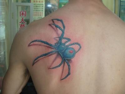 后肩部的绿色大3d蜘蛛图案欣赏