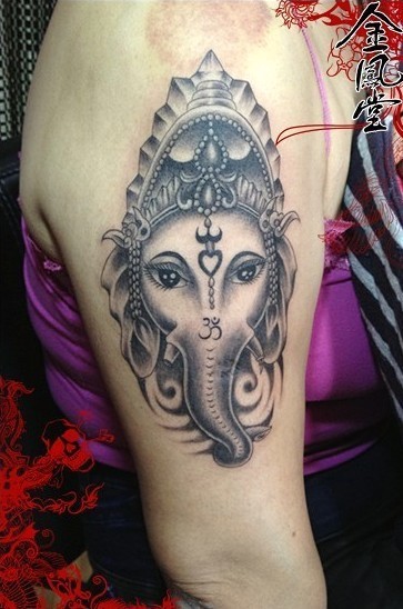 手臂象神纹身图案