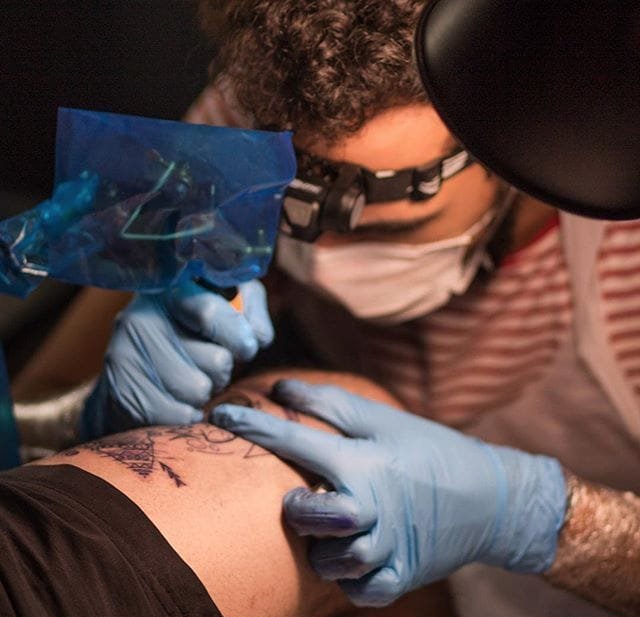 黑色线条素描纹身水彩纹身图案来自于纹身师罗布森