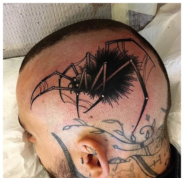 10款引人关注的头部纹身图案