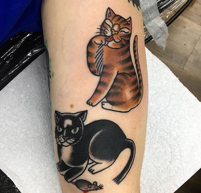 无与伦比的传统纹身小黑猫纹身图案