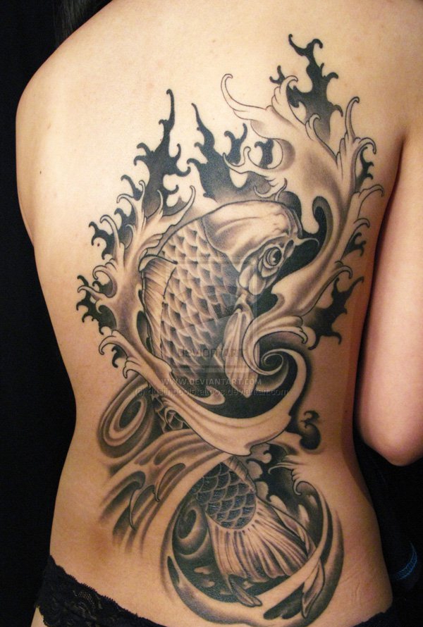 帅气的黑灰色锦鲤纹身图案