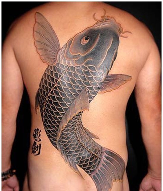 帅气的黑灰色锦鲤纹身图案