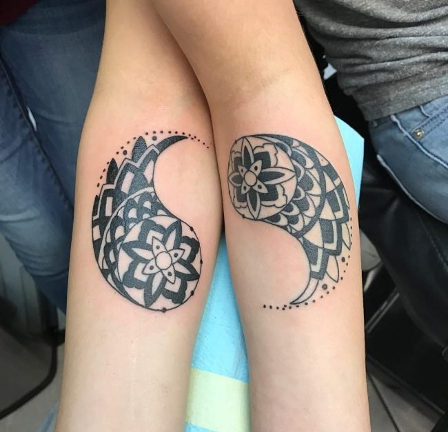 手臂上多款式样精美的阴阳八卦纹身图案