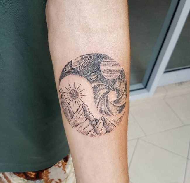 手臂上多款式样精美的阴阳八卦纹身图案
