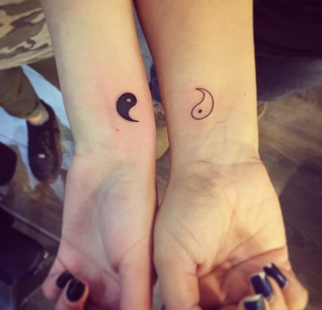 手臂上多款式样精美的阴阳八卦纹身图案