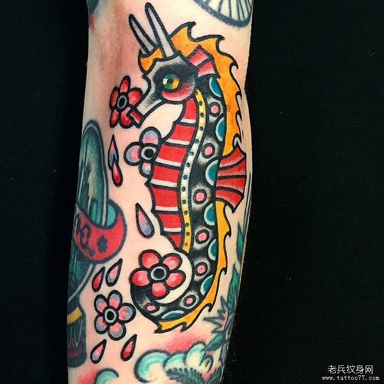 手臂彩绘old school 海马tattoo纹身图案
