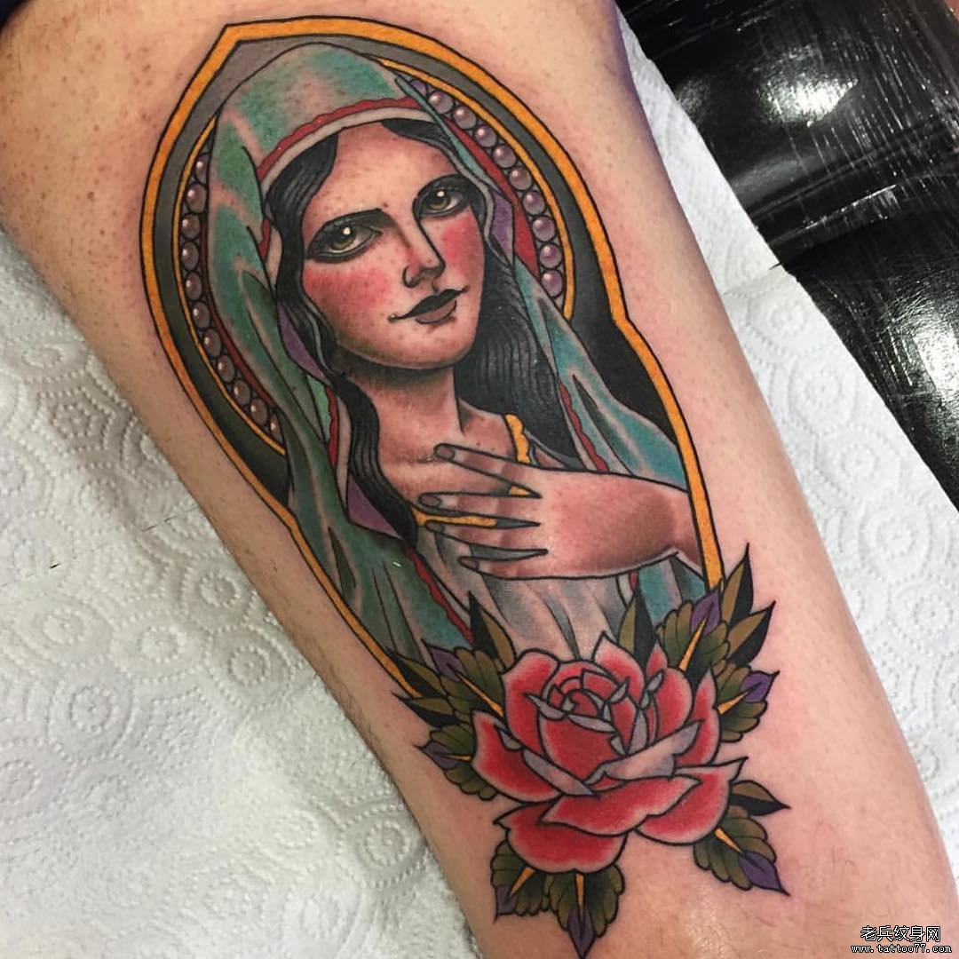 小腿圣母和花蕊纹身图案