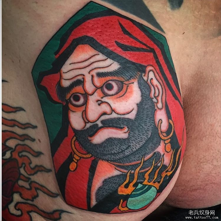 臀部传统日式达摩纹身图案