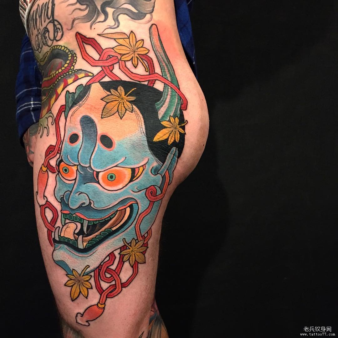 臀部彩绘日式传统般若枫叶tattoo图案
