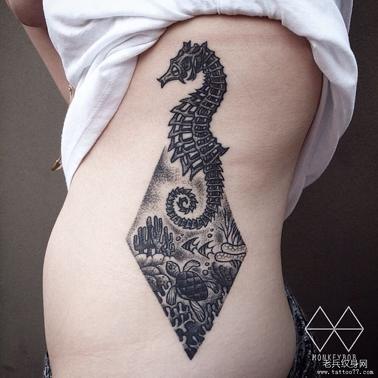 侧腰海马点刺几何海洋世界纹身图案