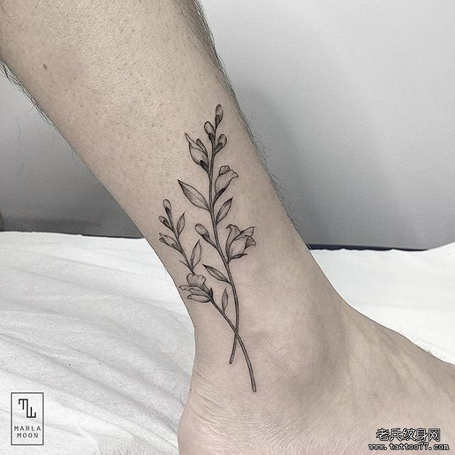 脚踝小清新黑灰花蕊纹身图案