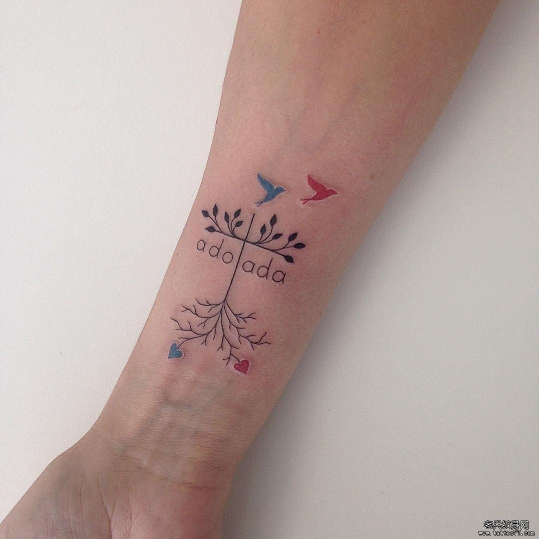 手腕彩绘小清新线条树鸟纹身图案