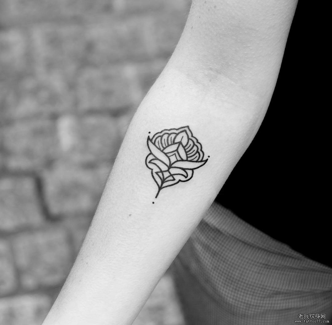 女生小臂小清新梵花纹身图案