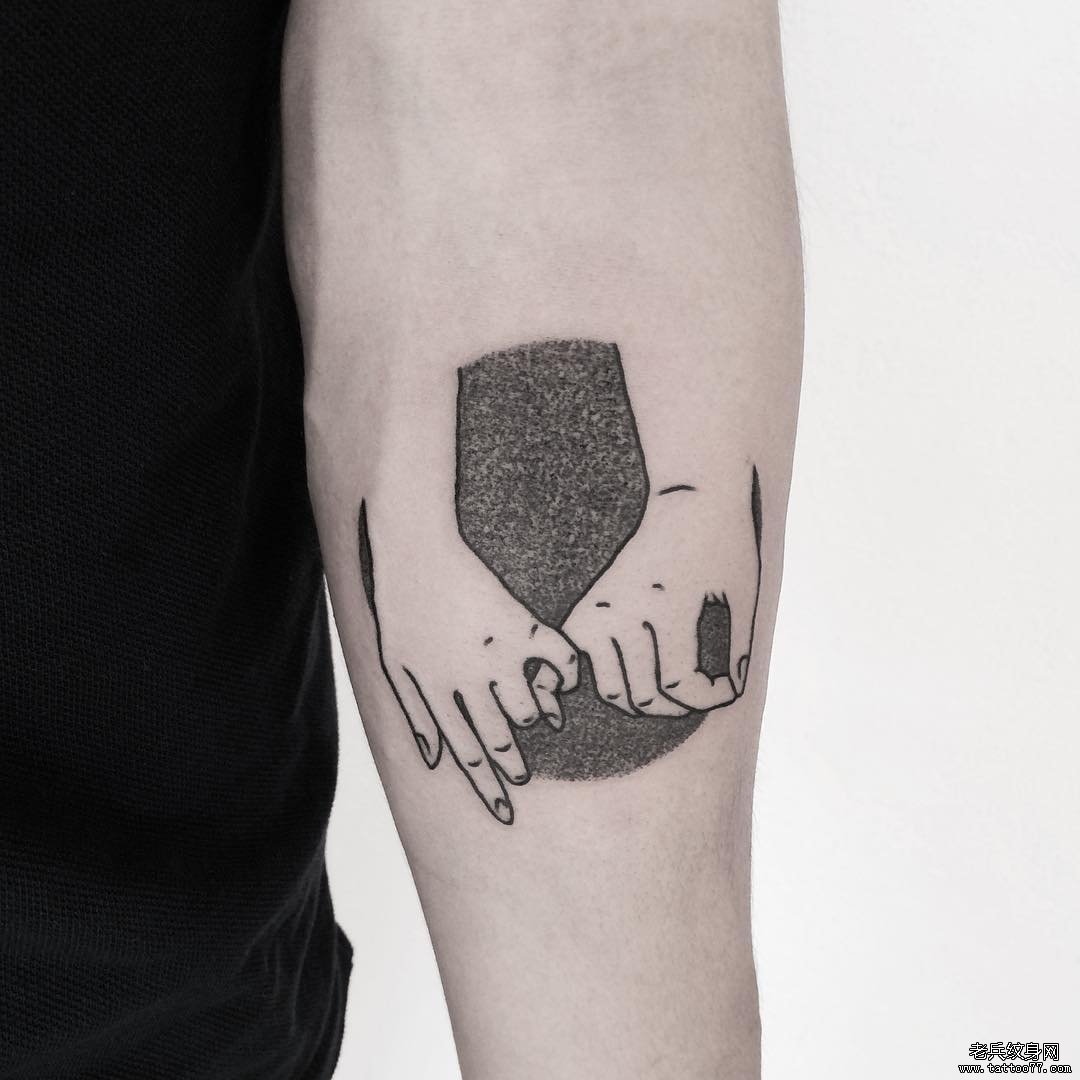 小臂线条手点刺几何纹身图案