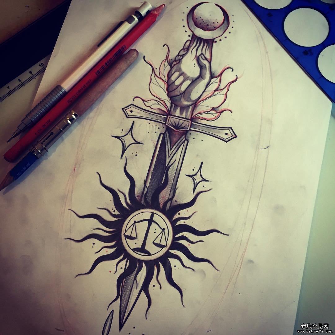 school匕首图腾太阳手纹身图案手稿