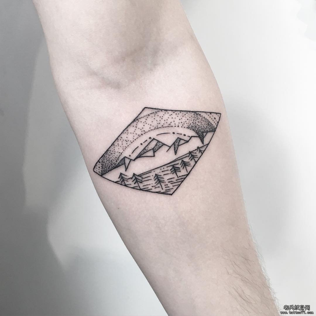 小臂几何点刺风景线条纹身图案